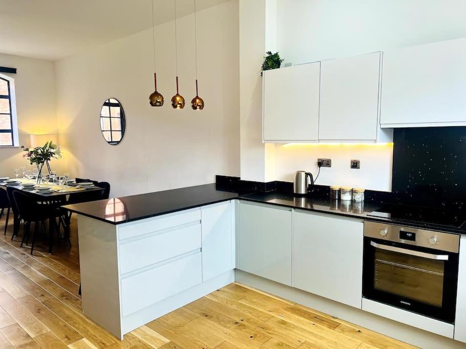 Вилла Twilight House -Wyndale Living- B'Ham Jq Townhouse Бирмингем Экстерьер фото